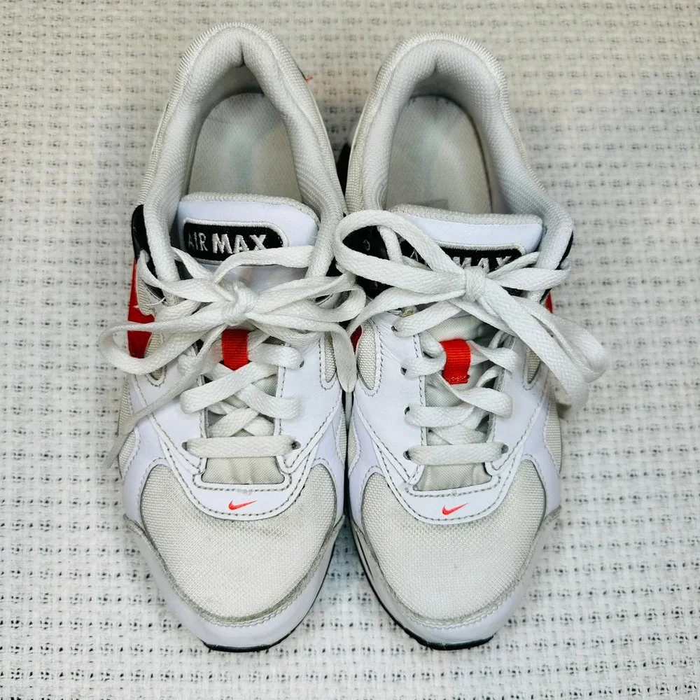 Nike Air Max IVO Kids Youth 4Y White Red Good 579995-101 Sneakers Sporty School‎